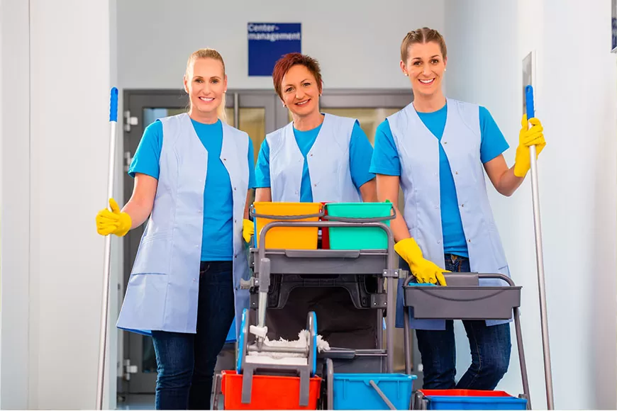 The team of the commercial cleaning